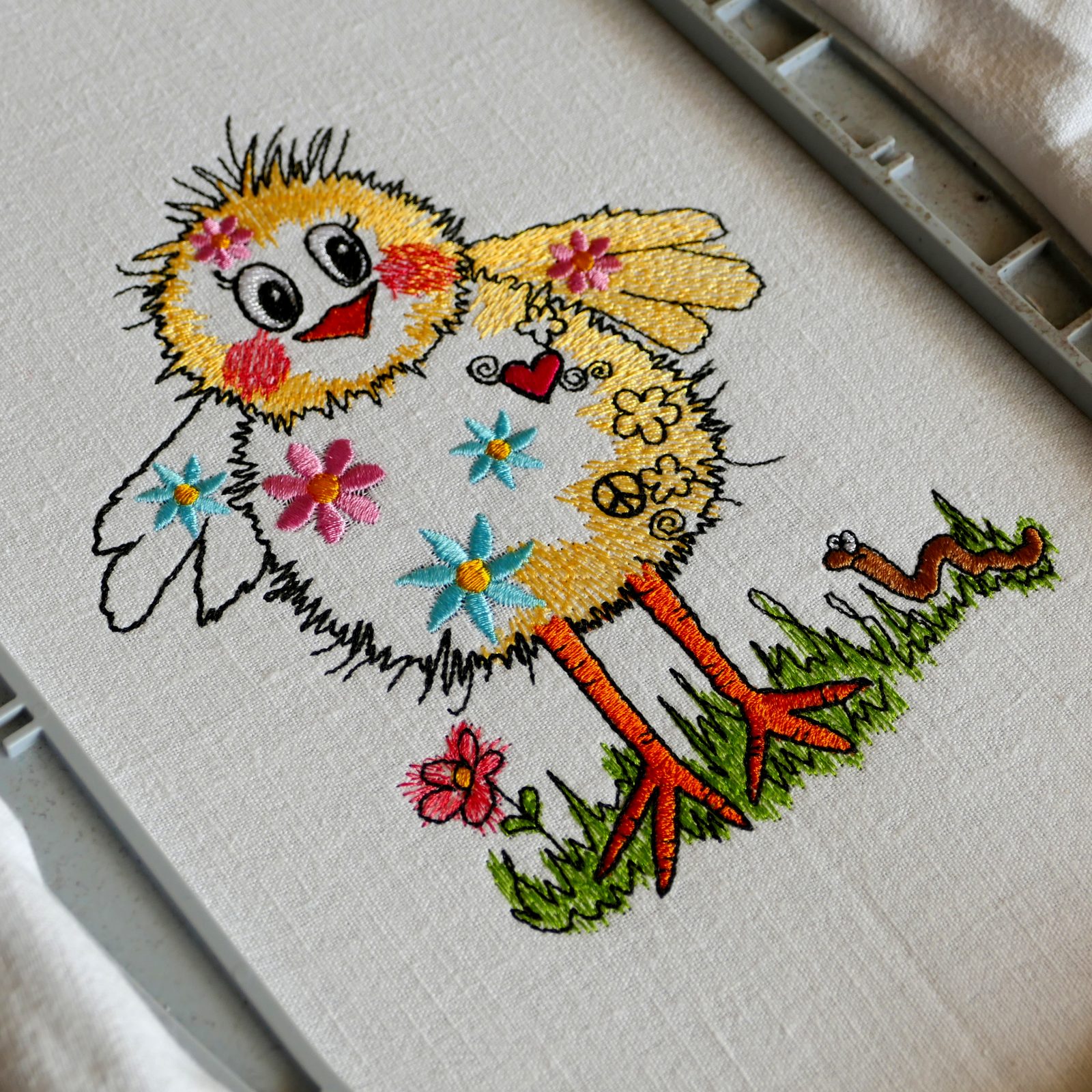 Amscan Hippie Küken Geburtstags-Tasse – Bunte Party-Tasse Für Kindergeburtstage